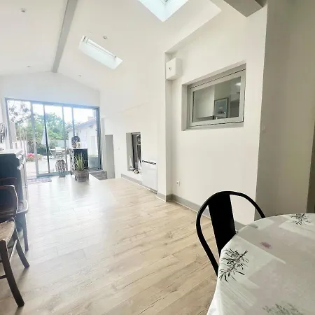 Charmante Maison Fourasine Centre-ville Jardin Pensión