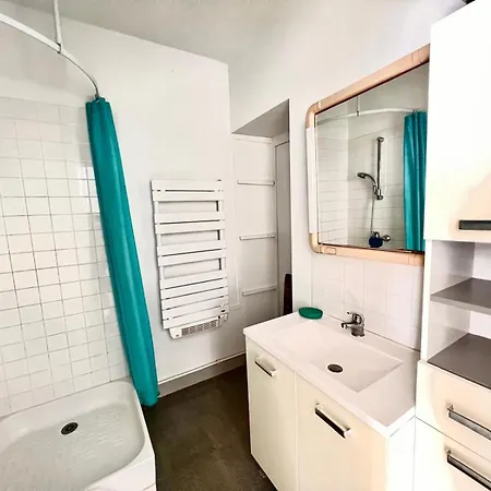 Holiday home Charmante Maison Fourasine Centre-ville Jardin