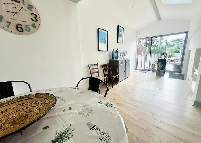 Maison d'hôtes Charmante Maison Fourasine Centre-ville Jardin Fouras